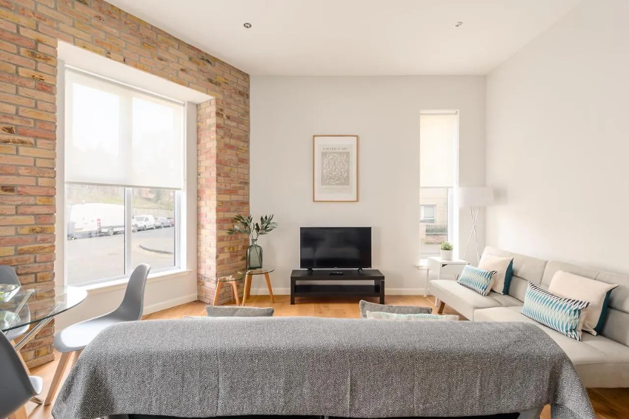 Spacious And Bright 2Bdr 2Ba Apartment  Edinburgh