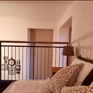 Apartment Mezzanine In Historic School, Edinburgh